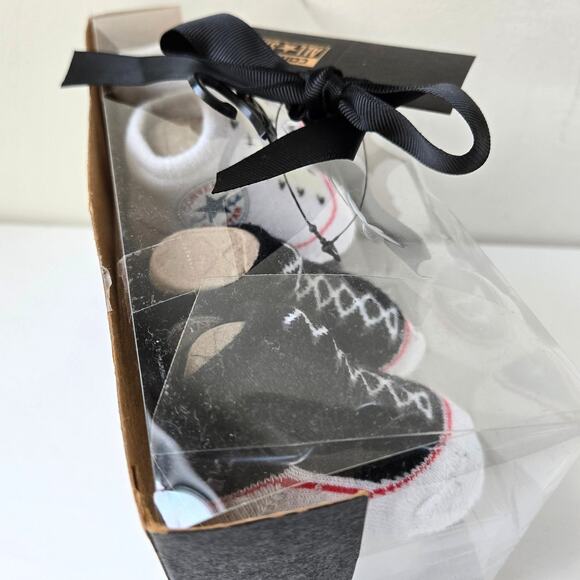 Converse All Star NEW 4-Pack Infant Booties Socks Size 0-6 Months NIB Gift Box - Picture 10 of 12